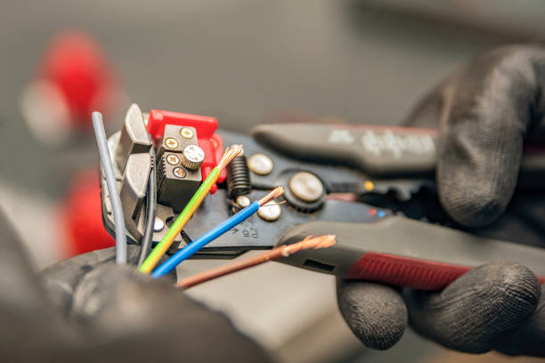 Best Affordable Emergency Electrician  in Charleston, MO